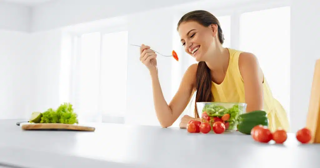 woman eating healthy foods